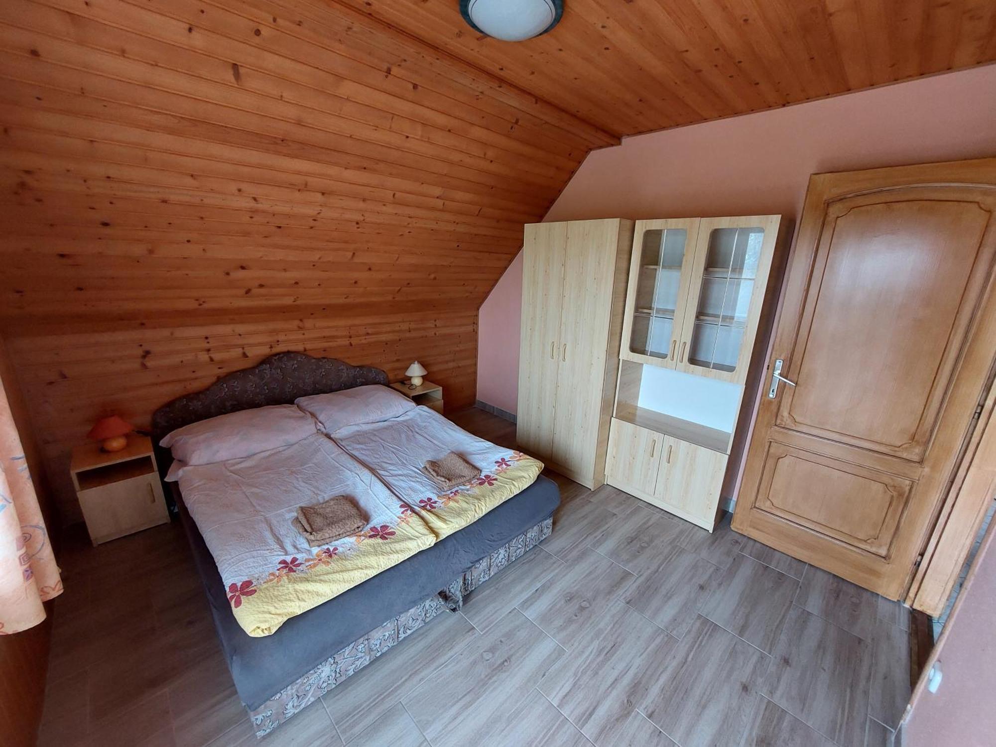 Panna Apartmanhaz Balatonlelle Exterior foto